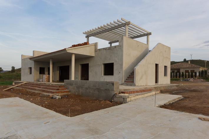 404974_553399961343693_365924935_n